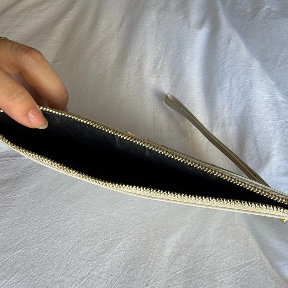 Yves Saint Laurent Ivory Quilted Wristlet - Picture 6 of 6